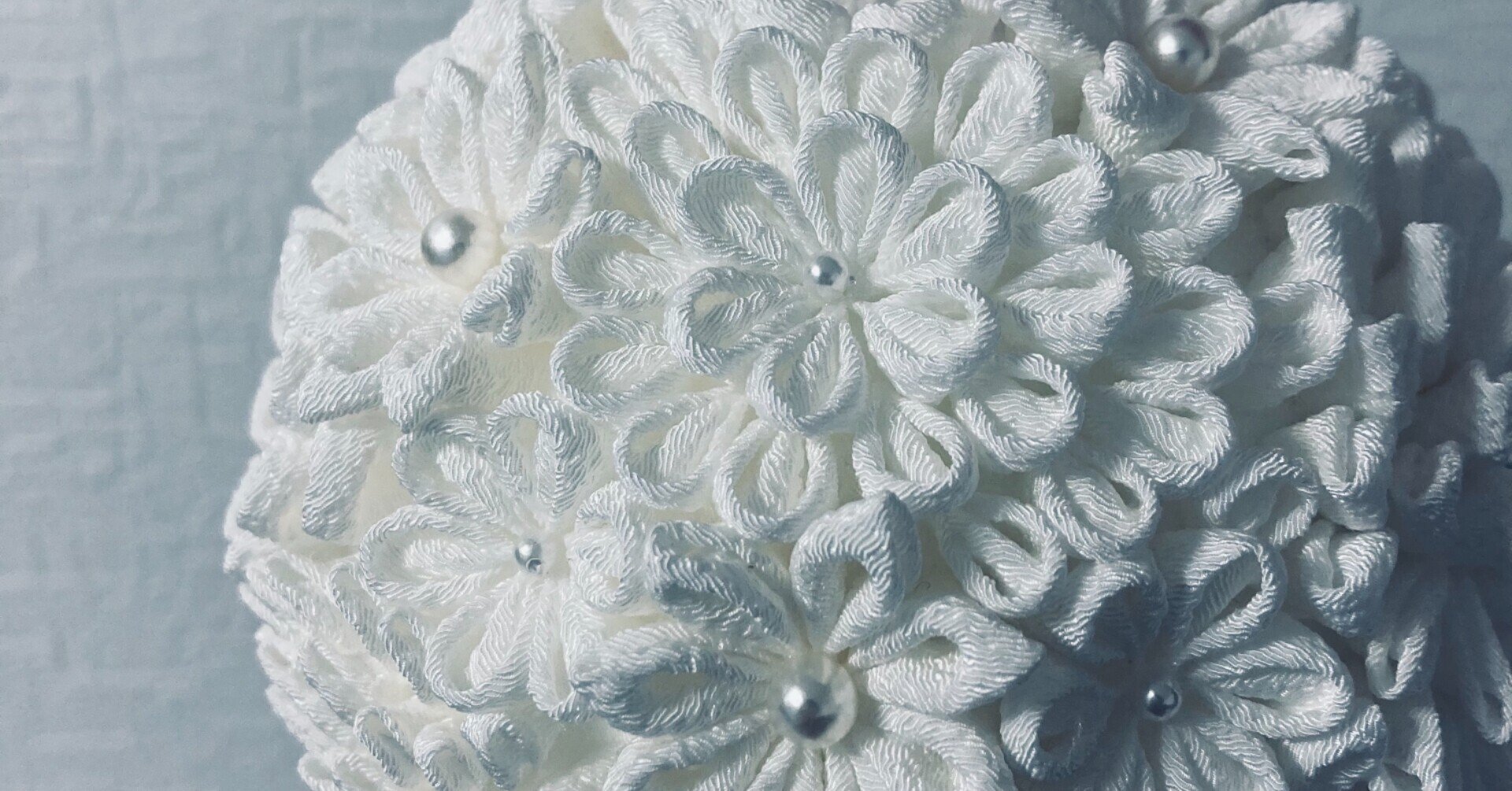 Diy つまみ細工でボールブーケを自作 雪が降る Note