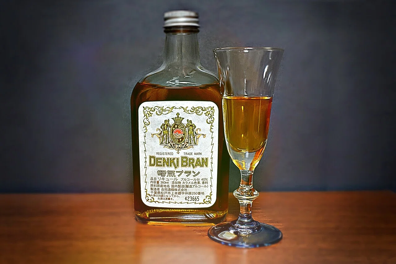 ブランデー　KREMLIN Award 20年 &電気ブリン酒 電気ブラン」の魅力〜明治のハイカラなお酒に込められた浪漫〜｜素晴木あい