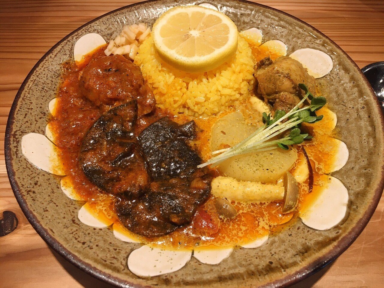 kari ishikawa リスの置物 No.333 カレー×鳥取のうつわ】KAJI CURRY店主に聞く、地元のうつわを
