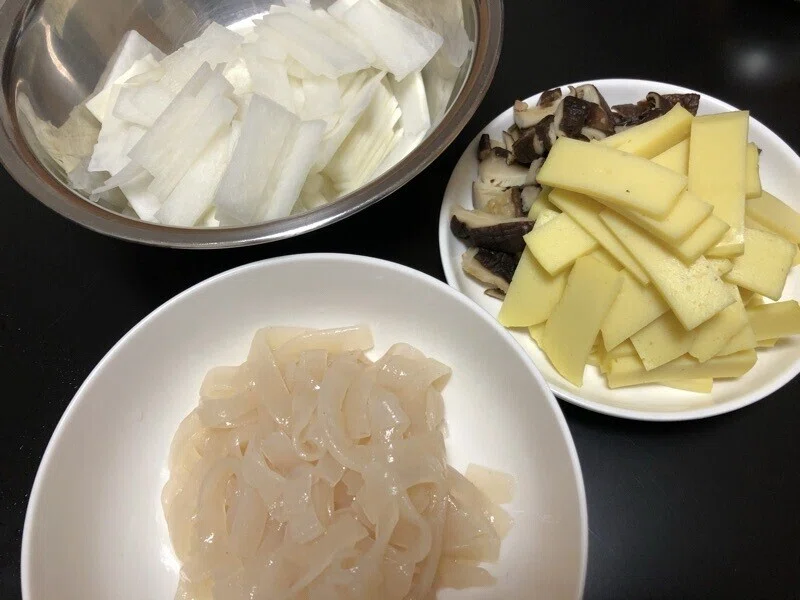 沖縄料理「イナムドゥチ」作ってみた｜Shiki