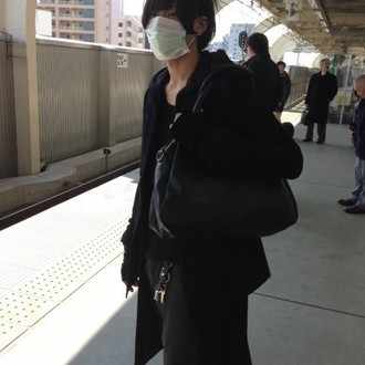 傷口は見せるものではないし隠すものでもない 隠し切れずに隙間から見えてしまうものである 必死で取り繕う必要もないし見せびらかしたってなんの意味をもたらさないだろう 何故ならば尚更にあなたが傷つくだけ Yk Note