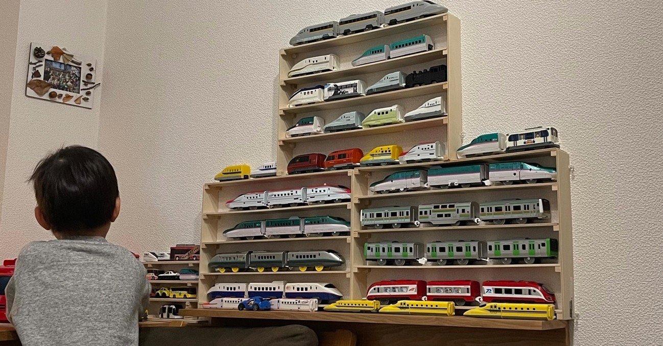 プラレール　木製棚付き(DIY品です) 44345e9e56d68a49cbee034650496b