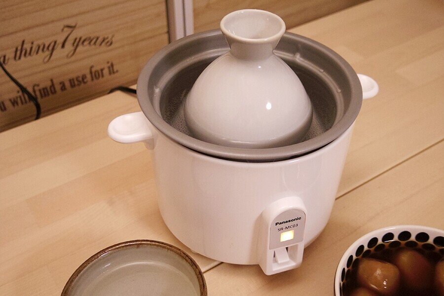 ひとり用炊飯器は最強の家飲みツール!?｜パリッコの「つつまし酒」#93