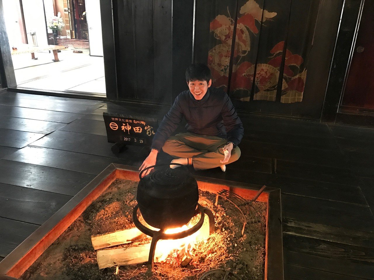 囲炉裏 風情ありすぎ！ 炭火焚き火OKのリアルガチな卓上“囲炉裏”でなにつくる