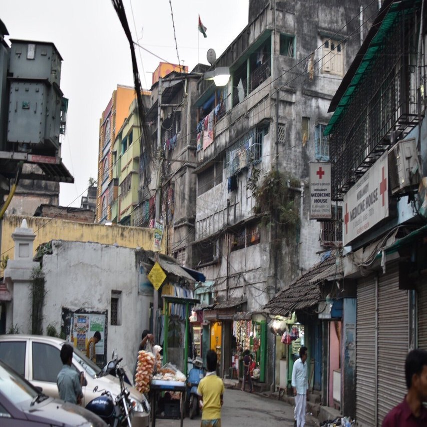 カオス過ぎて人にはあまり勧めることはできないが ディープな感じが個人的に大好きすぎて 最もインド らしさを体感できる街 コルカタ 余語和貴 渋谷 浅草ガイド Note