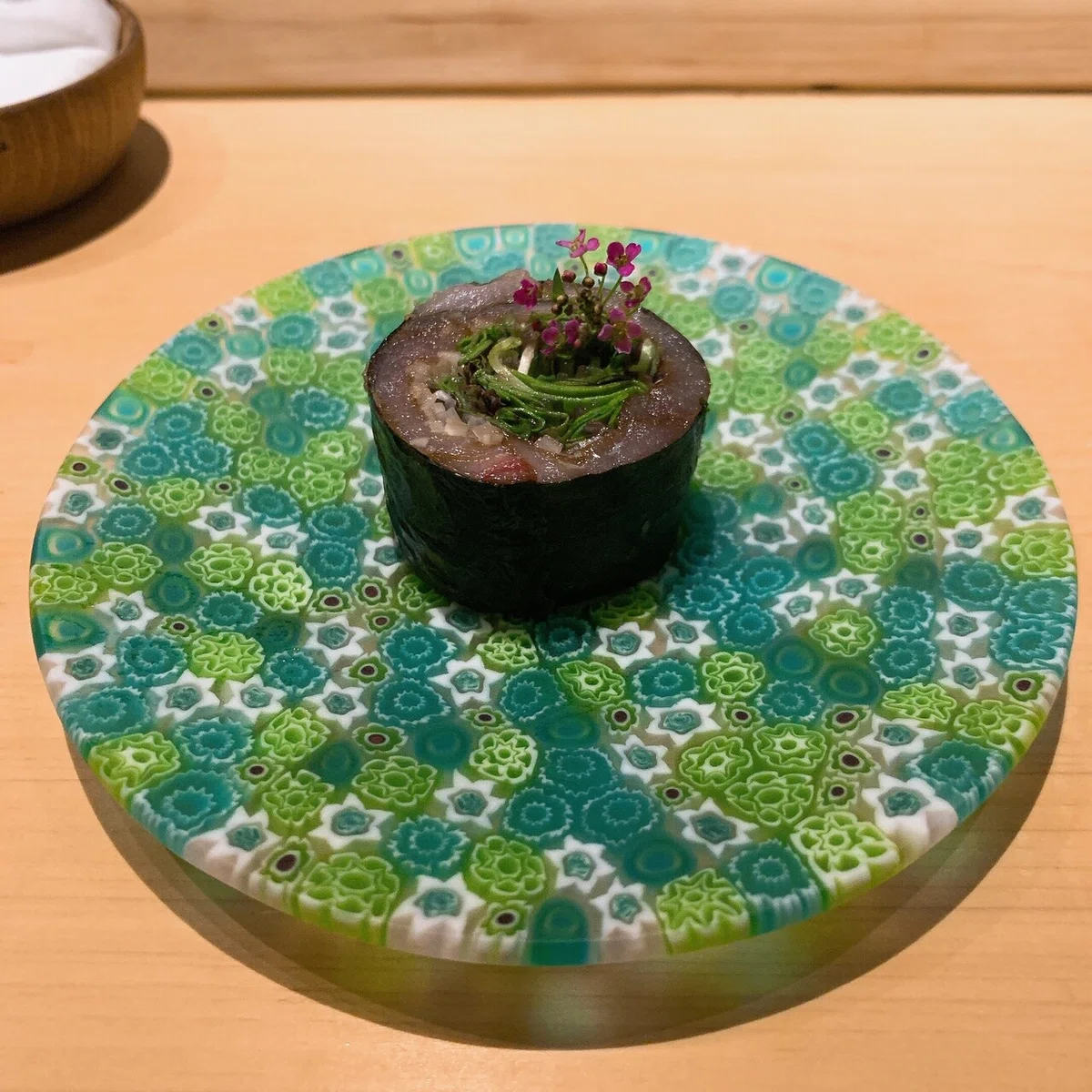 宇田津鮨」 裏路地にある「アートx鮨」コンセプトの隠れ家的鮨店
