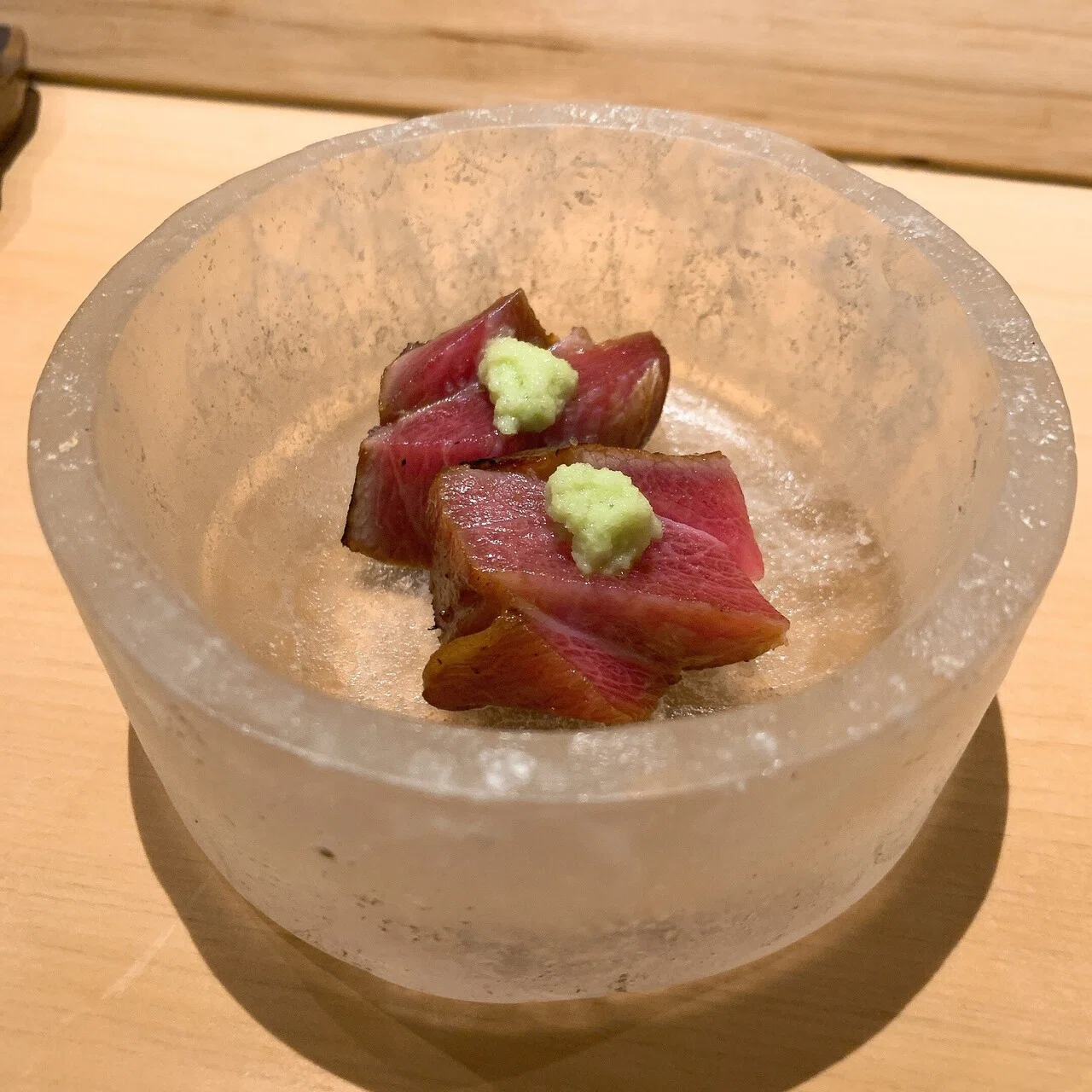 宇田津鮨」 裏路地にある「アートx鮨」コンセプトの隠れ家的鮨店