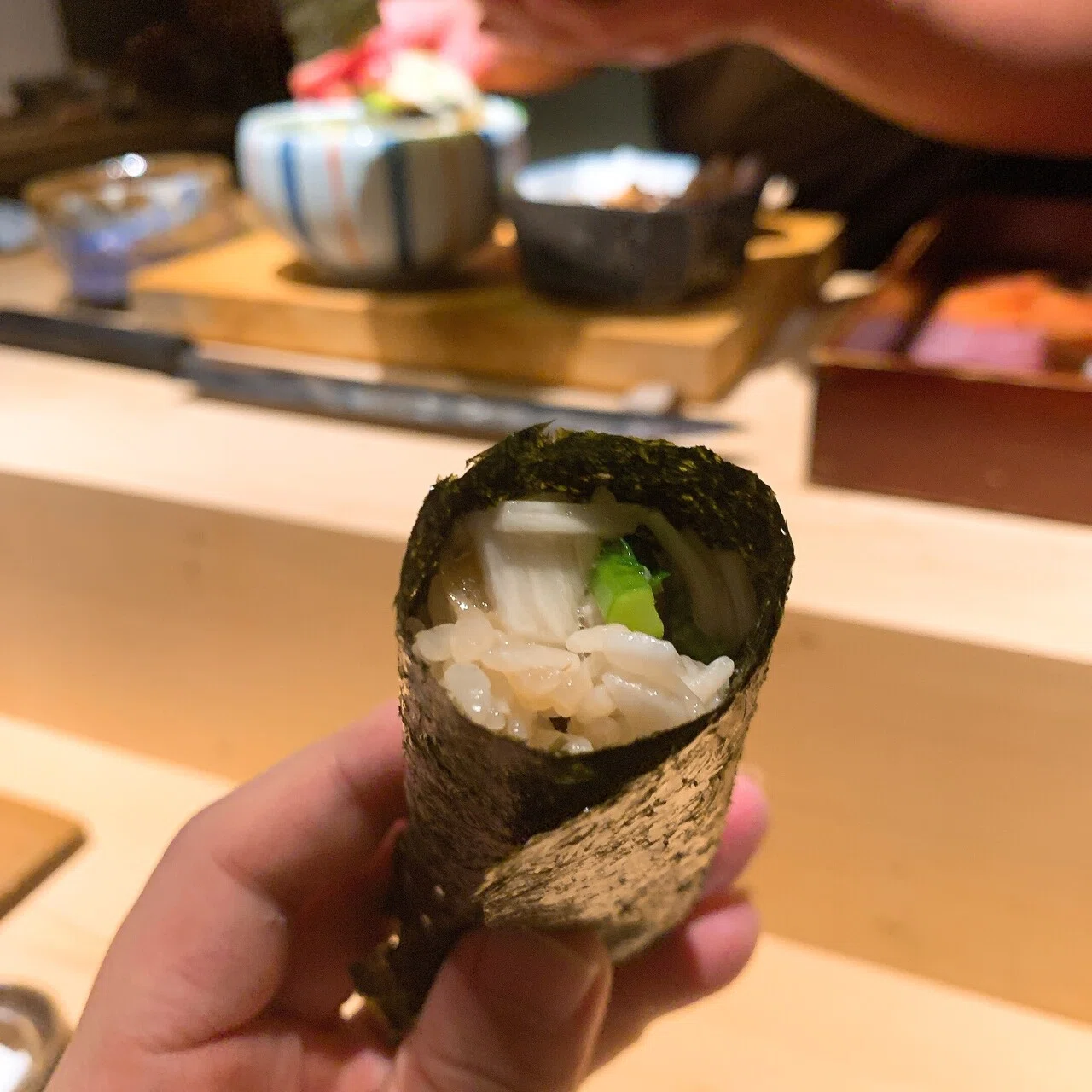 宇田津鮨」 裏路地にある「アートx鮨」コンセプトの隠れ家的鮨店