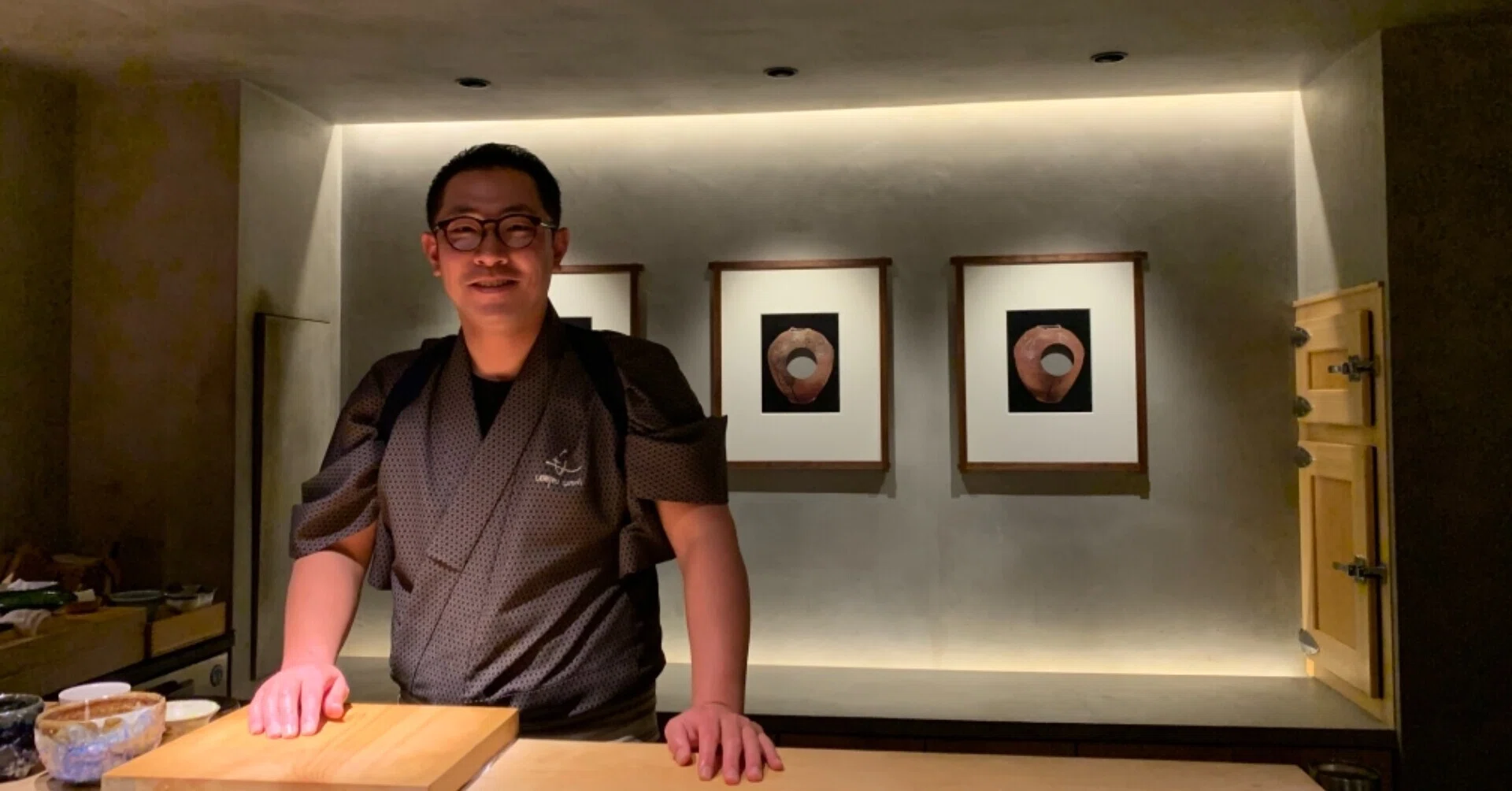 宇田津鮨」 裏路地にある「アートx鮨」コンセプトの隠れ家的鮨店