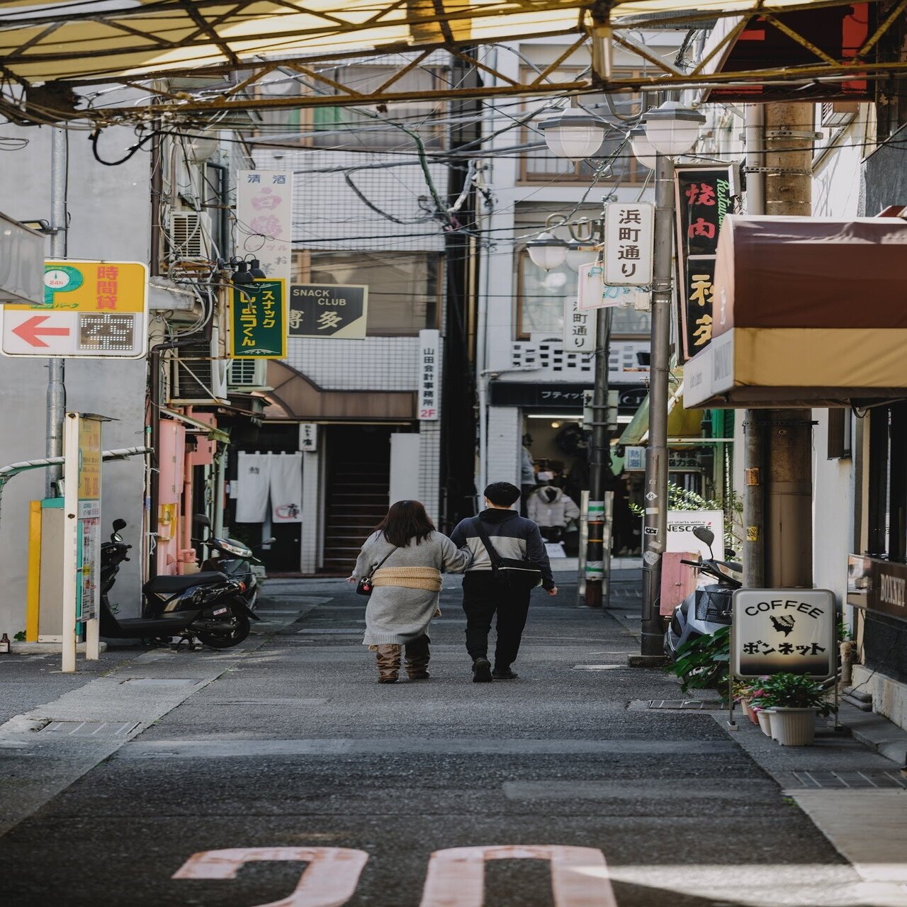 中望遠レンズ 縦構図で撮る商店街は話題の圧縮効果が良い感じ ヒコノート Note