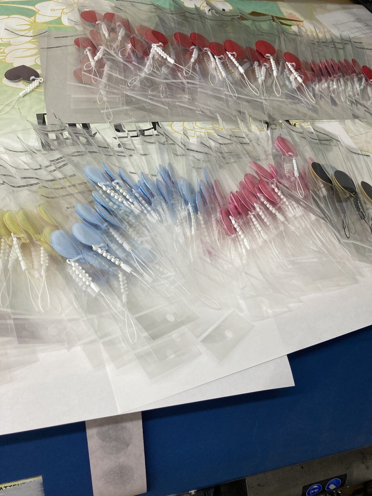 只今 内職の袋詰め中 明日は 封入とバーコードのシール貼り ひょうが 僕らはみんな天才だ Note