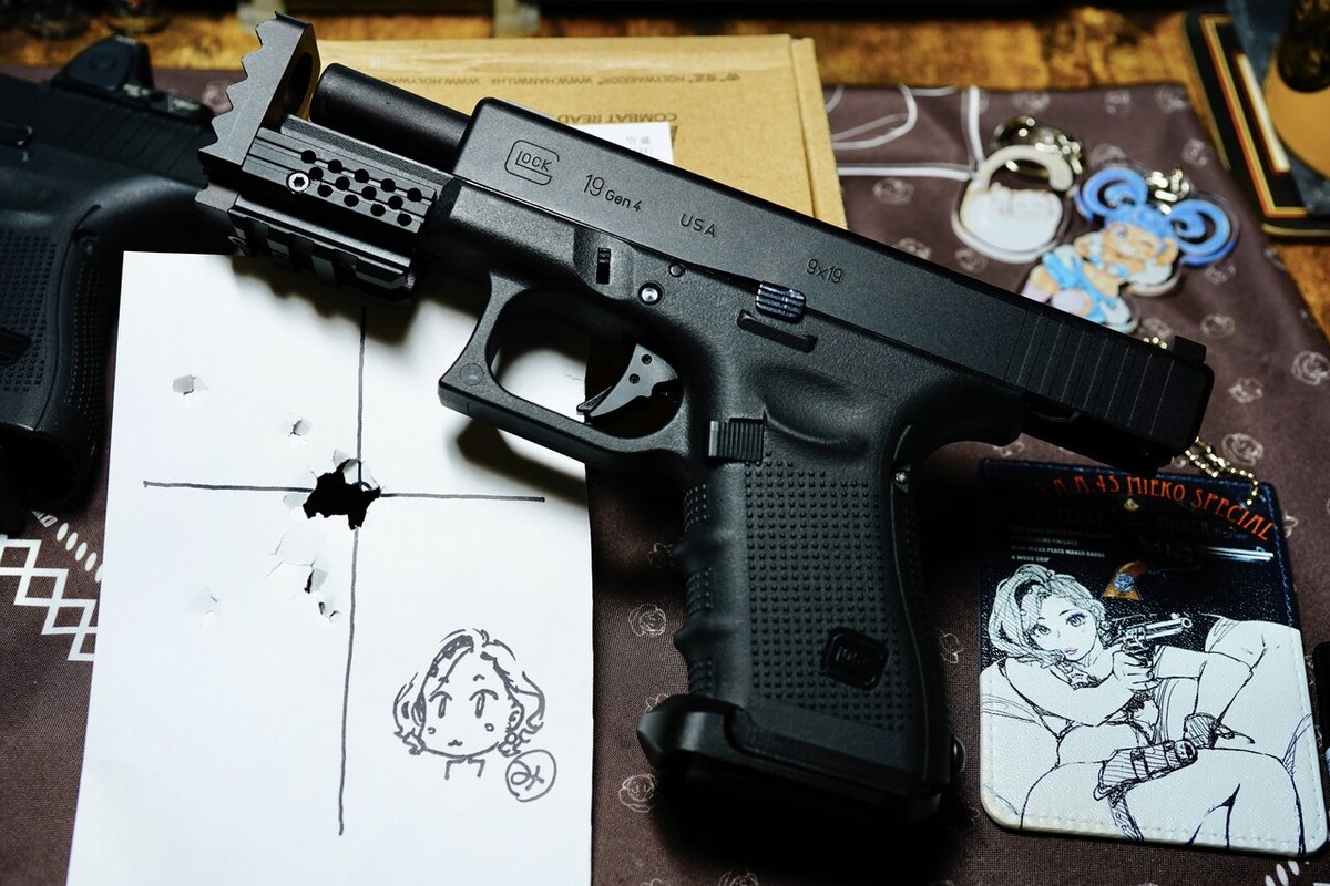 Glock 19 エアガン ブラック 2マガジン付き 早い者勝ち！！おまけ付き Glock 19 エアガン ブラック 2マガジン付き 早い者勝ち