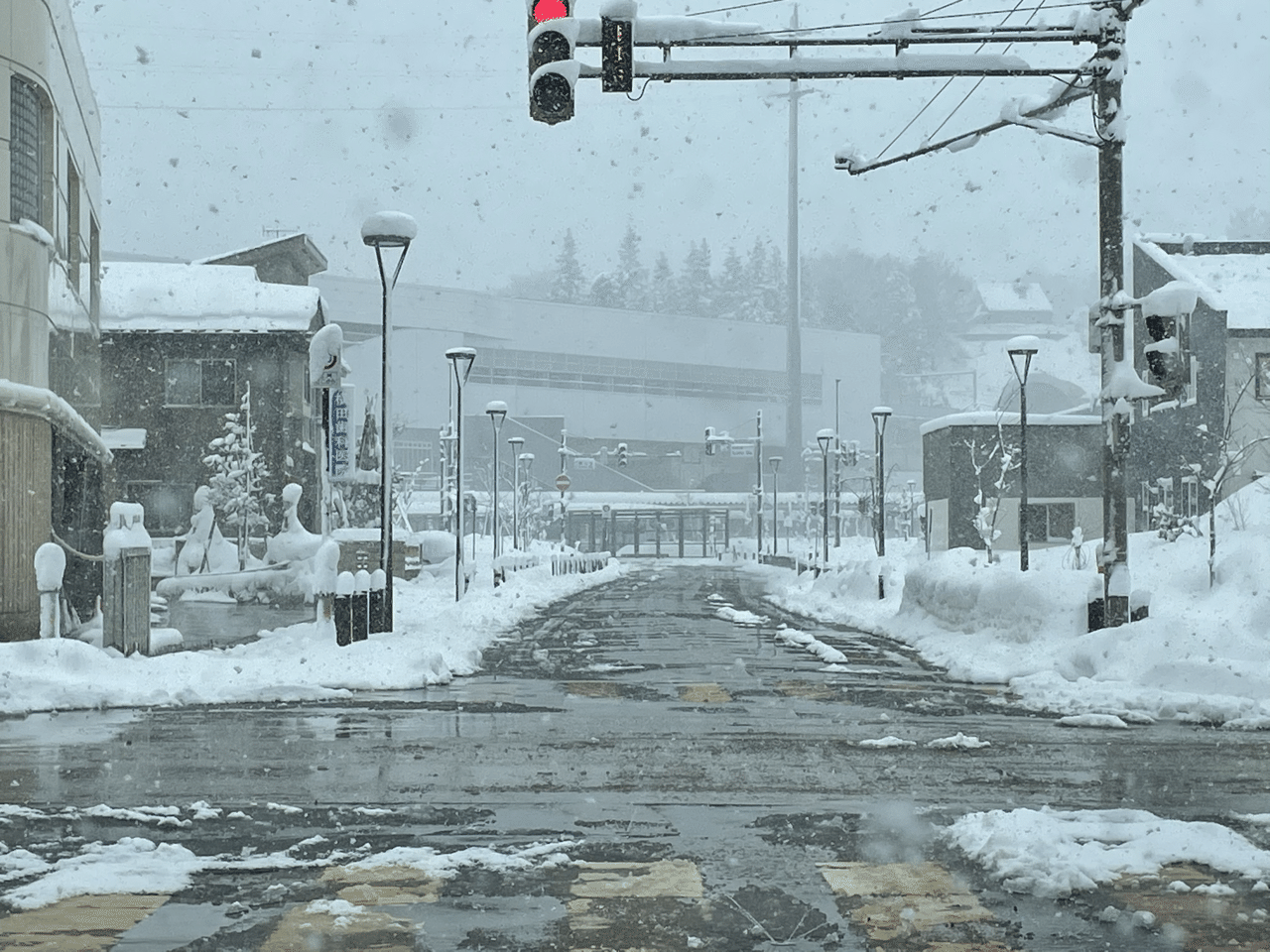 信州雪景色図鑑 大雪警報発令中の飯山 同じ日の善光寺 山吹 Note