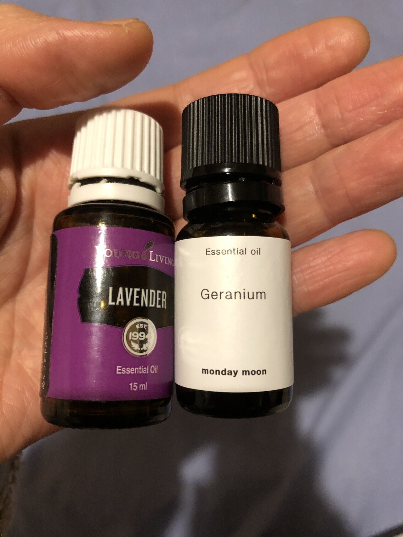 手づくり化粧水作り方 ラベンダー ティートゥリー ゼラニウムのアロマオイルを使います 真里 Note 手づくり化粧水作り方 ラベンダー ティートゥリー ゼラニウムのアロマオイルを使います 真里 Note