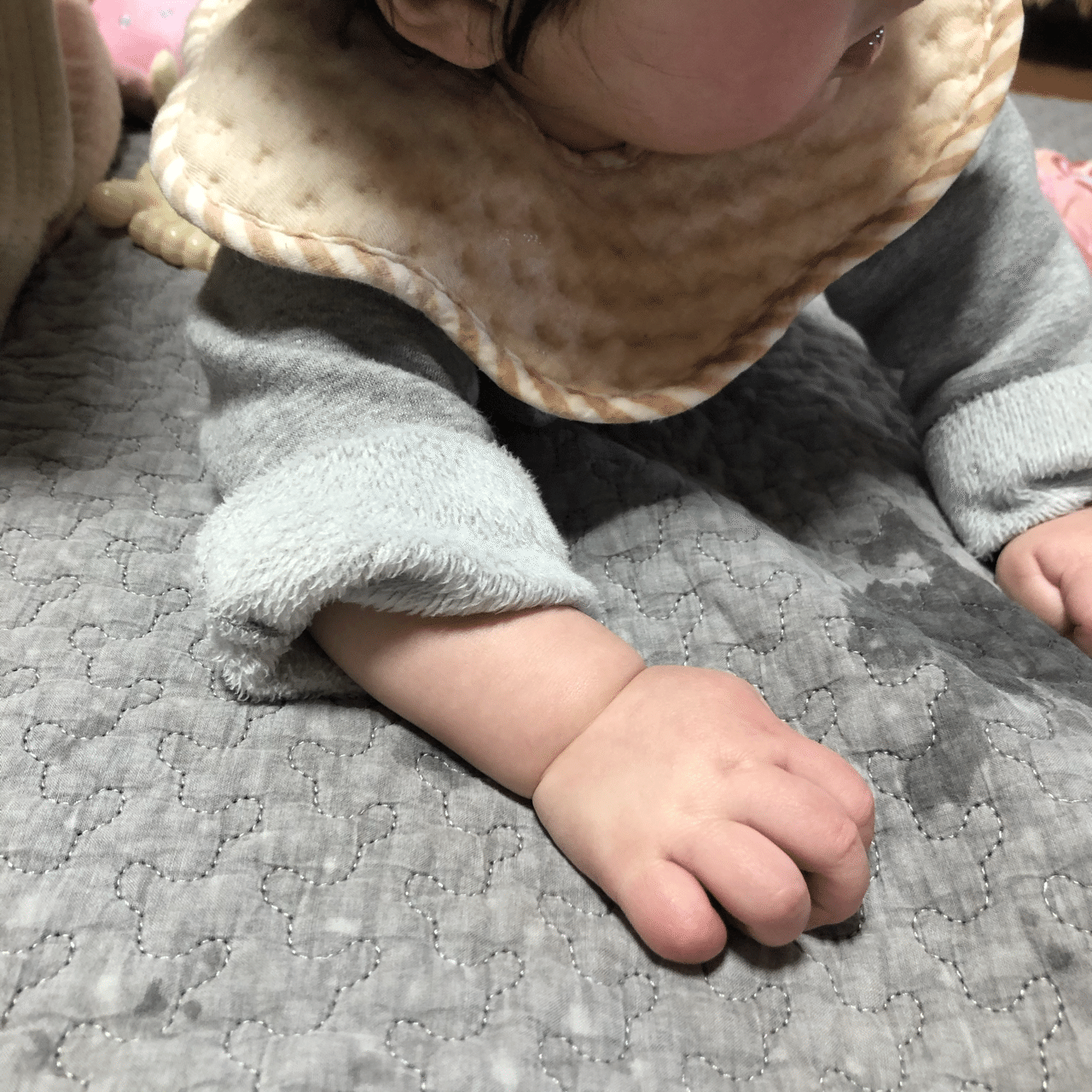 飛ばし 赤ちゃん 唾