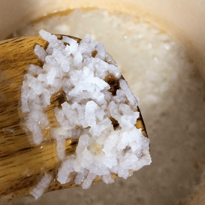 お米を炒めてからつくる「中華風たまご粥」のレシピ｜お粥研究家 鈴木かゆ