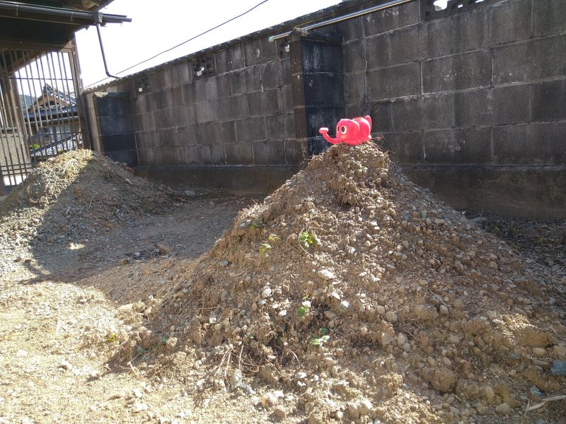 お庭づくり 石の花壇と砂利小径 ここ 古民家 Note お庭づくり 石の花壇と砂利小径 ここ 古民家 Note