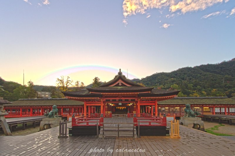 宮島厳島神社 朝の顔と夜の顔 Calancolon Note 宮島厳島神社 朝の顔と夜の顔 Calancolon Note