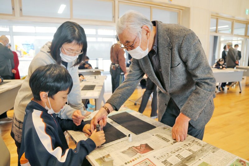 note用雄勝小中学校　硯アートワークショップ (8)