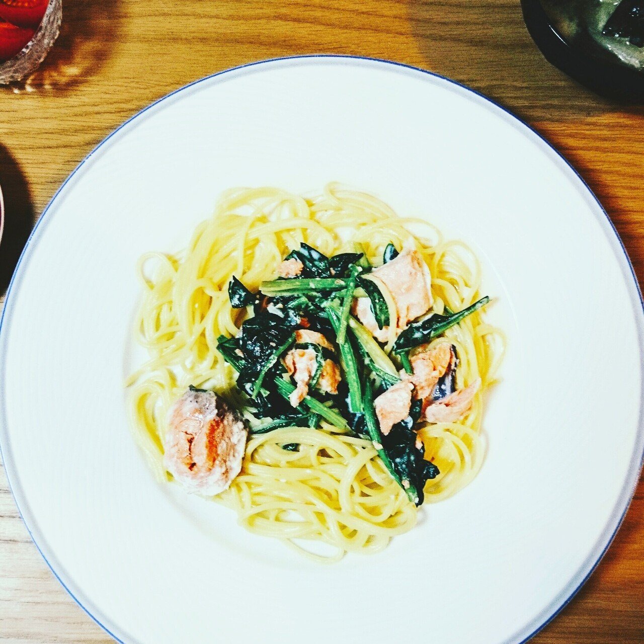 今日の夕ご飯は ほうれん草とサーモンのパスタ ほうれん草はスペイン語でespinaca いつも英語 で言っていたので 初めてスペイン語で知りました 新しい学び パスタのお味は少し薄めだったよう そんな日 Tokky Note 今日の夕ご飯は ほうれん草とサーモンのパスタ ほうれん草はスペイン語でespinaca いつも英語 で言っていたので 初めてスペイン語で知りました 新しい学び パスタのお味は少し薄めだったよう そんな日 Tokky Note
