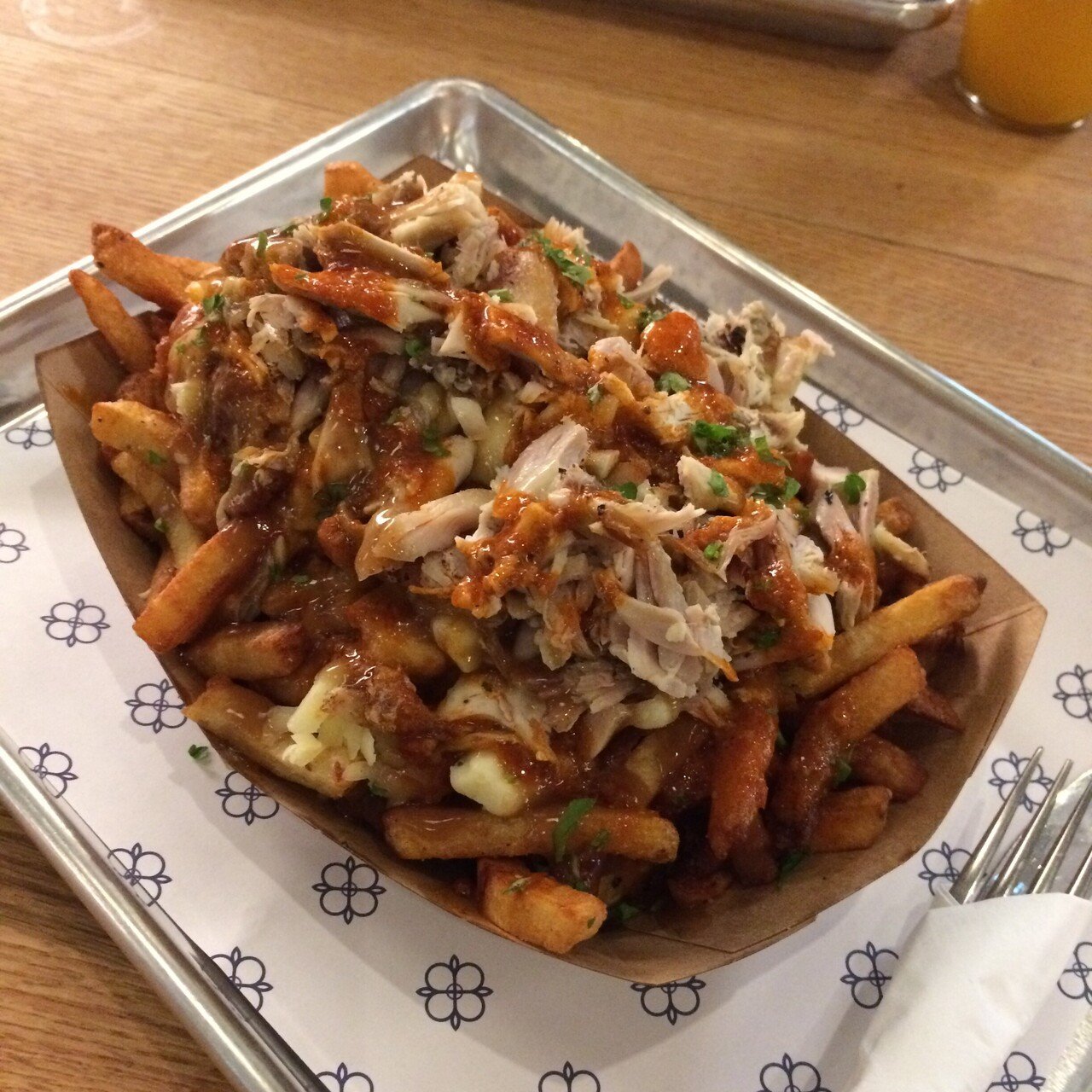モントリオールが誇る庶民の味 で紹介したプティン Poutine は やわらかフライドポテト グレービーソース チーズという超高カロリーｂ級グルメ カナダ名物じゃなくてケベック州名物じゃないかな だっ あっちん カナダ モントリオール在住 Note