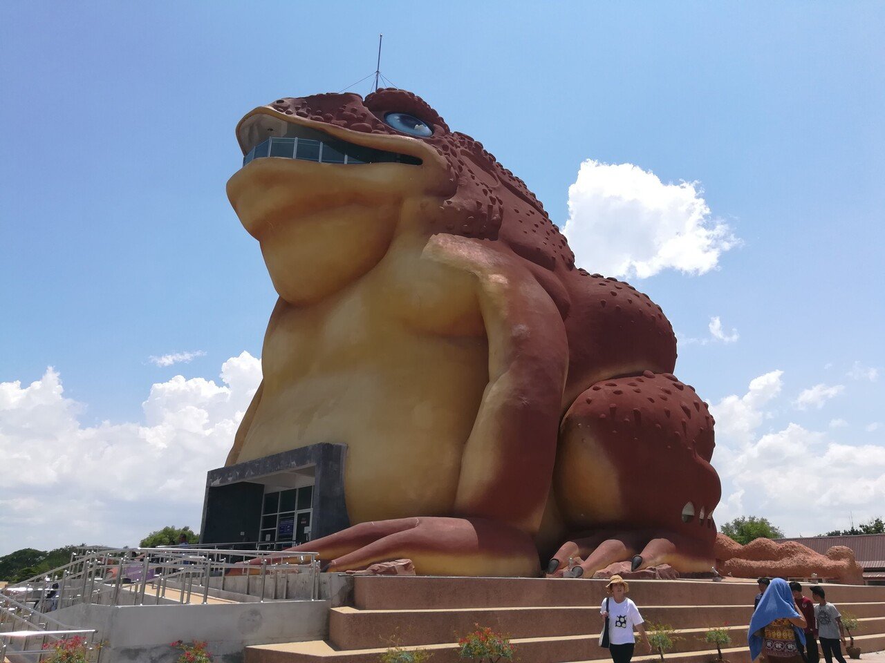 タイの旅⑬ヤソートーン｜巨大カエルが鎮座する公園｜Katy