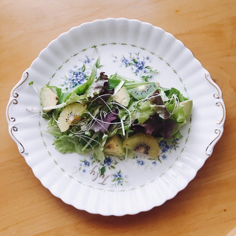 食べられるお花 Edible Flowerで日常のサラダに彩りをプラス おうち時間を華やかに Suchia Note 食べられるお花 Edible Flowerで日常のサラダに彩りをプラス おうち時間を華やかに Suchia Note