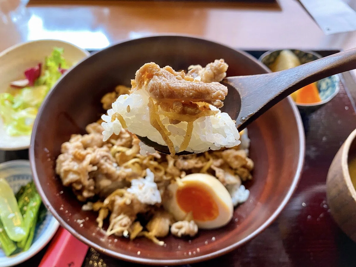 03.やぐやKICHIJOJIの無限牛めしを食べるところ