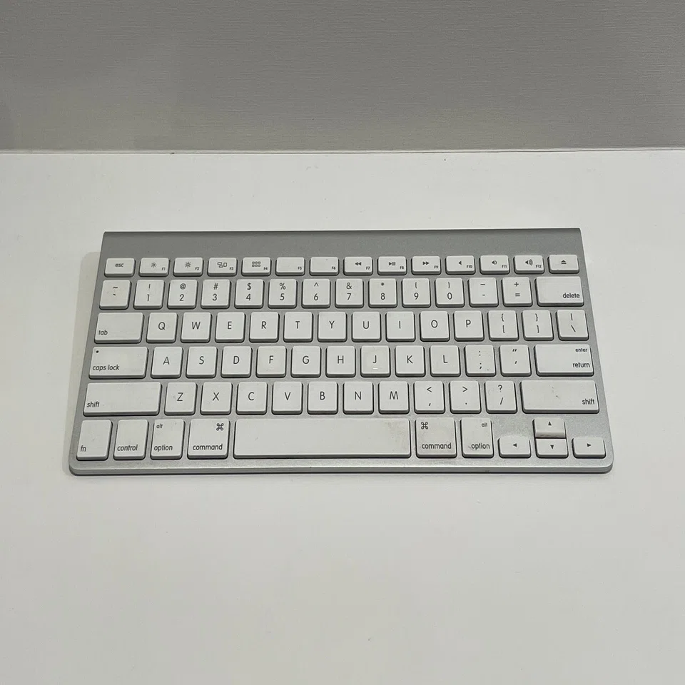 PCスタンドでキーボードの位置が高くなっちゃったら次はこれ