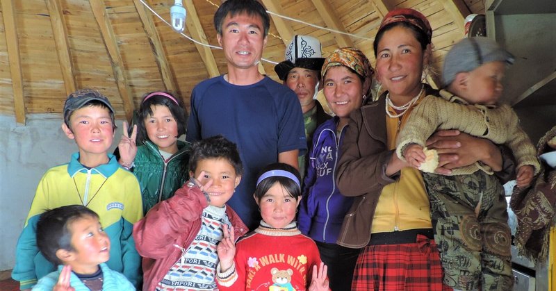 カラコルムハイウェイ、中国の中のウイグル自治区の中のキルギス自治州でまた遊牧民たちとふれあう