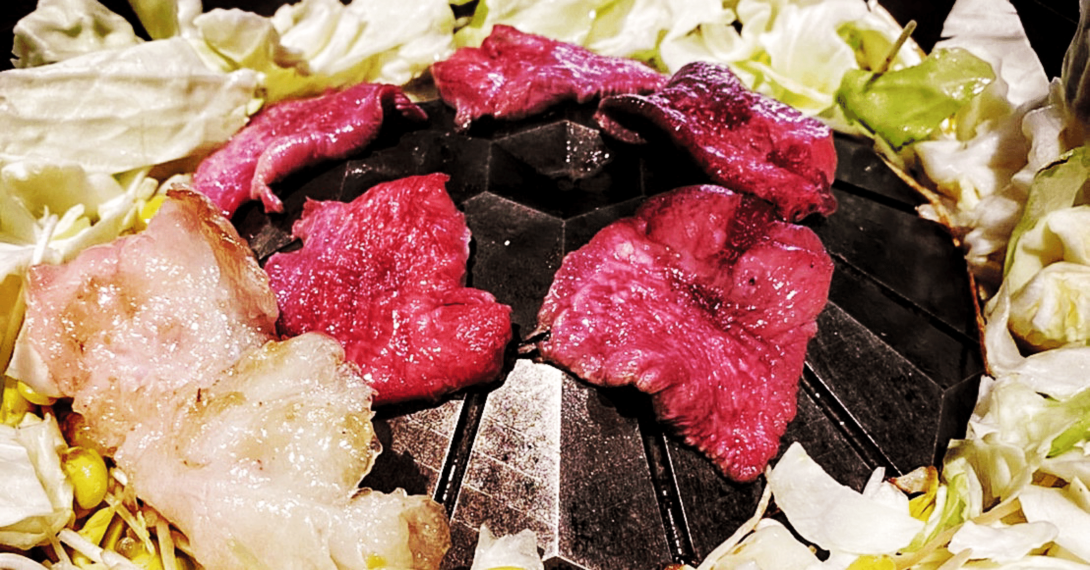鍋肌の焼肉と野菜の旨味が 壮大にもつ鍋スープへ溶けだす物語 Wagyumafianote Note 鍋肌の焼肉と野菜の旨味が 壮大にもつ鍋スープへ溶けだす物語 Wagyumafianote Note