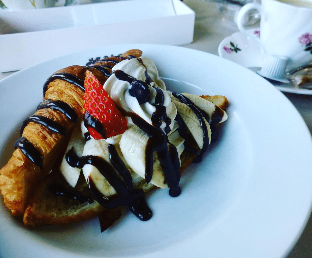 可愛いお部屋でカフェタイム カフェザローズ みなとのみえる丘公園 横浜 カフェ巡り 名建築 Tukinokurumi Note