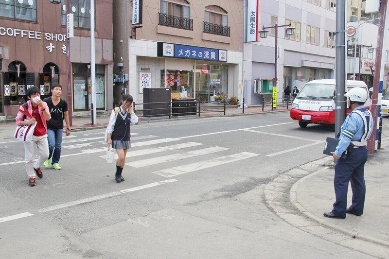 歩行者優先 浸透せず 信号機ない横断歩道 一時停止率 宮城が全国ワースト 石巻days 未来都市の生き方 Note 歩行者優先 浸透せず 信号機ない横断歩道 一時停止率 宮城が全国ワースト 石巻days 未来都市の生き方 Note