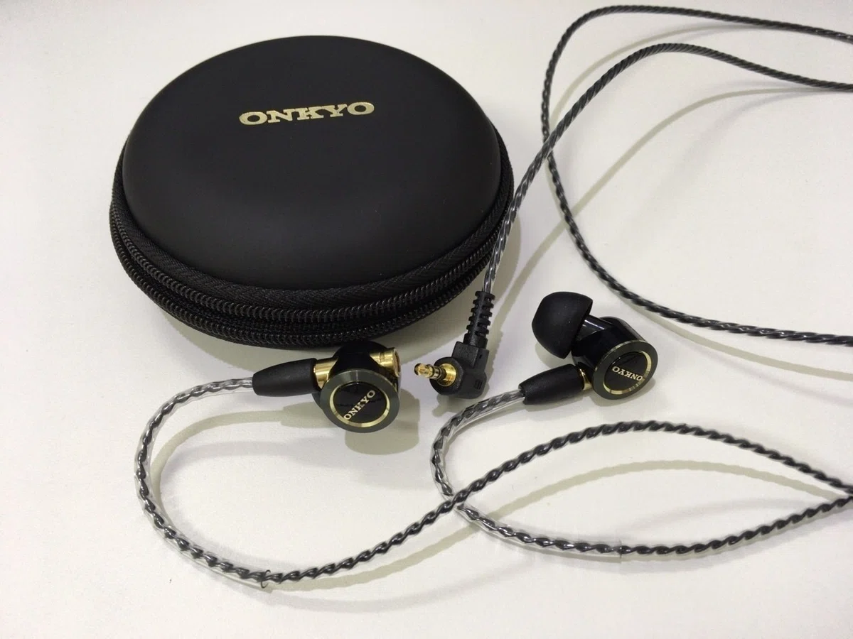 ONKYO E900M ハイブリッドイヤフォン｜橋本 尚久