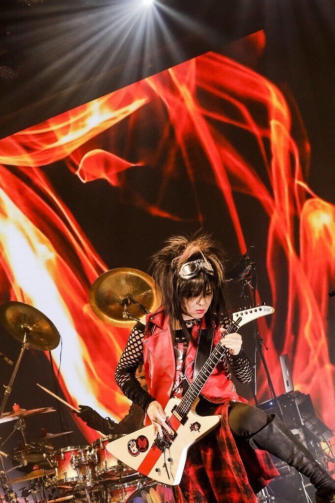 HAKUEI（PENICILLIN）の生誕配信公演でみせた、画面越しの熱狂の愛撫