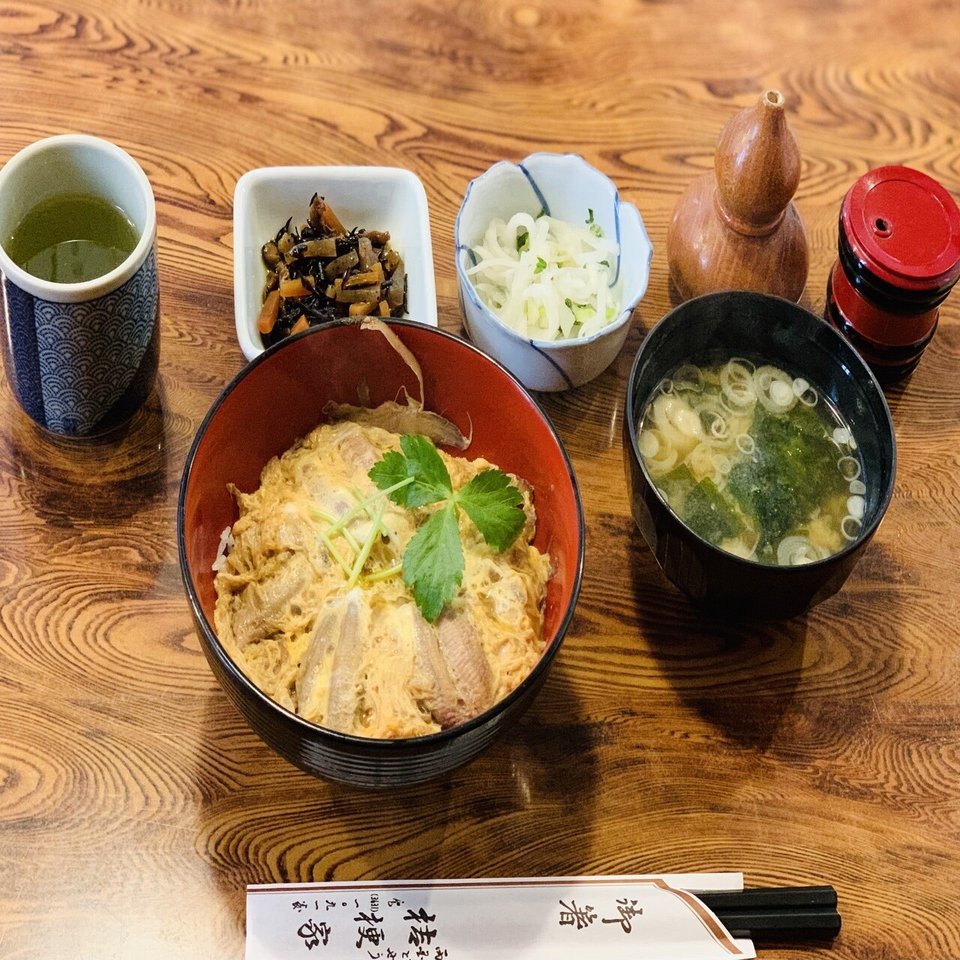 グルメ】「桔梗屋」の柳川丼（墨田区・両国）｜サザヱ