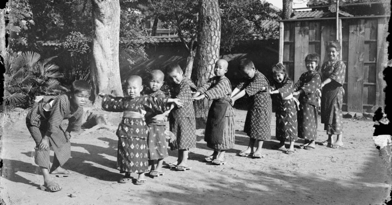 明治時代の子ども達が遊ぶ鬼ごっこの起源「ことろことろ」の写真