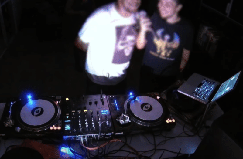 Dj 自分がなりたいdjの種類を知って最短距離で一人前のdjになろう 4つのdjスタイルとオススメ機材 Midori Dj歴年 Note