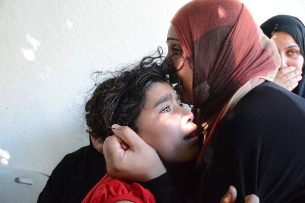 7150父を殺され絶叫する女の子