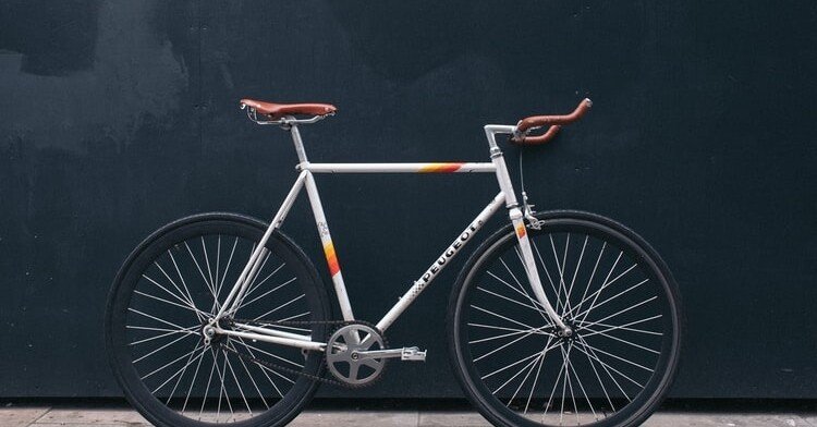 New York発 バイクエクササイズ Feel Cycle フィールサイクル 自転車をノリノリで漕いでみた ゆかこ バイヤー 行動力 薬機法 Note