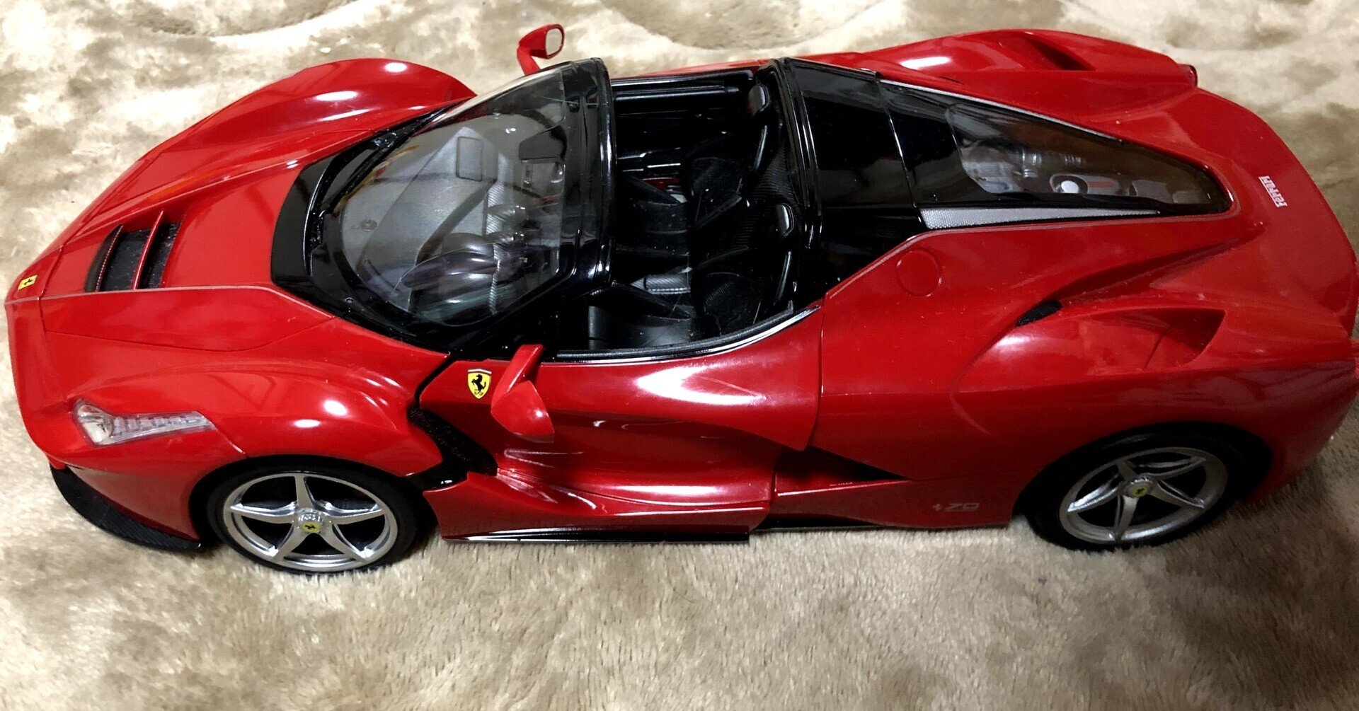 フェラーリ ラジコン タミヤ1/10ラ・ フェラーリラジコンカー田宮