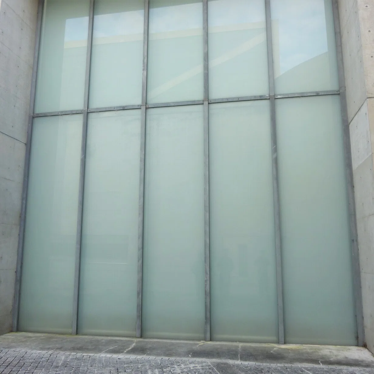 塗る亜鉛建築 狭山池博物館 塗る亜鉛 ローバル Note