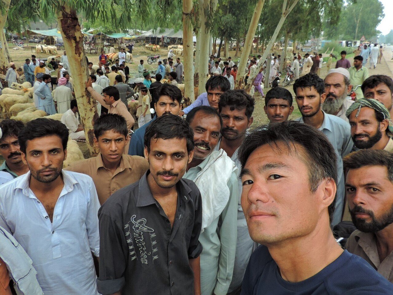 フレンドリーすぎる男どもの国 パキスタン 浅地亮 自転車旅で見る世界 Note