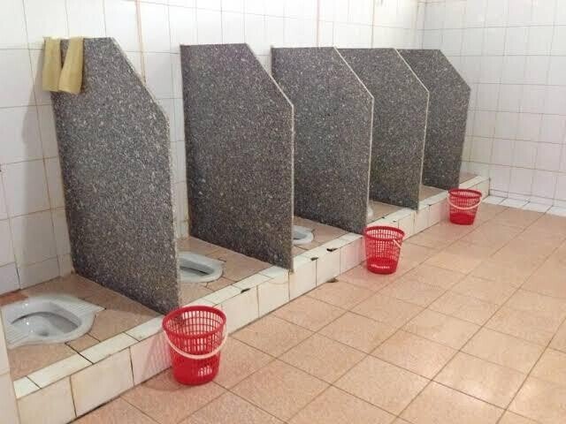 ベトナムの田舎の女子トイレがやばい件 パンケーキ Note