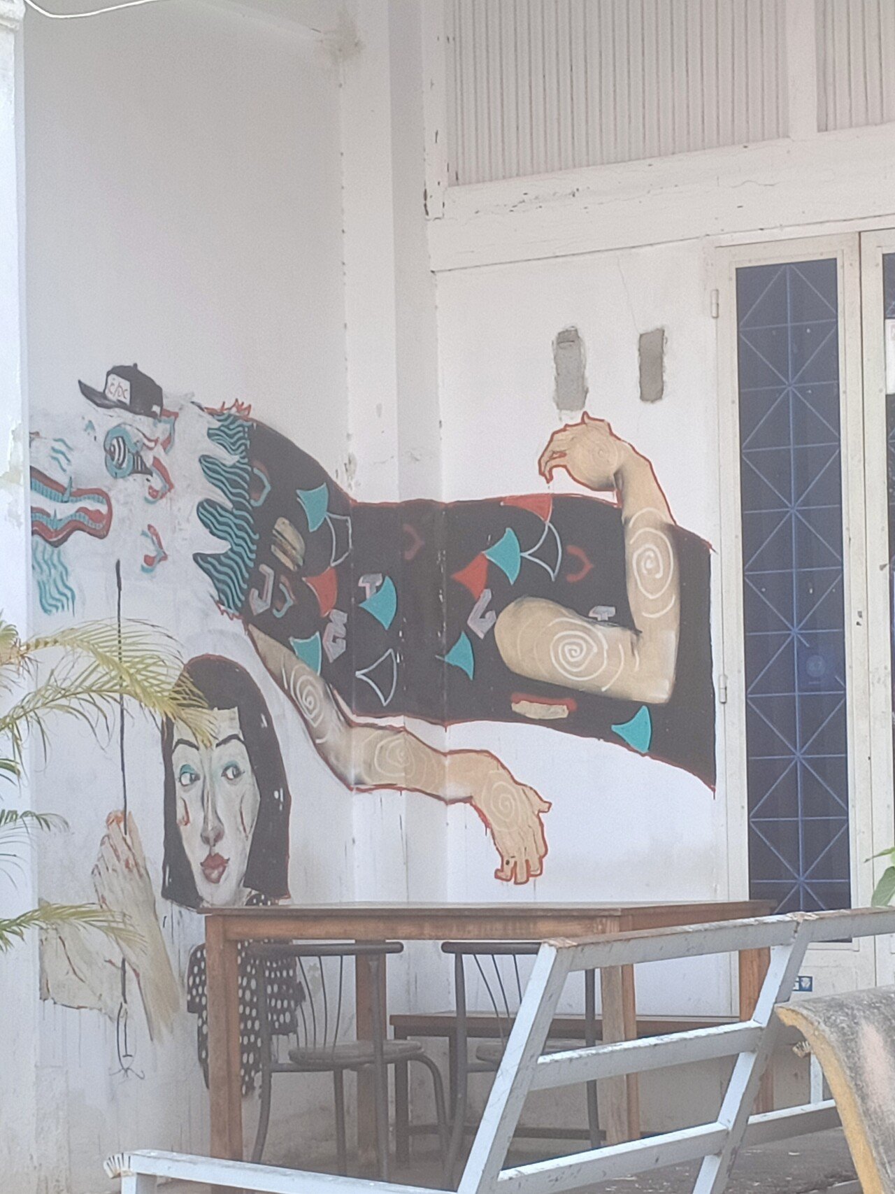 壁絵 落書き アート 海外に住んでいると有益無益な情報が来ます 私不要でも必要な方いるかな Note