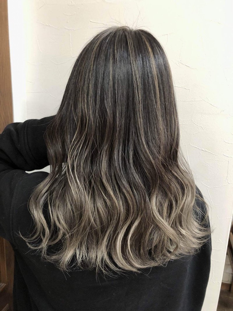 ハイライト グラデーション いずみ かな 美容師 スタイリスト Note