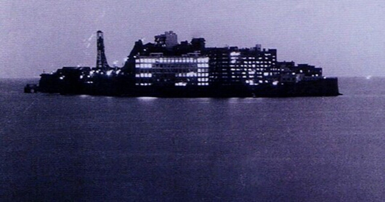 軍艦島の名の元になった戦艦土佐は 同島に通った夕顔丸らに曳航され 廃船の旅に向かった 江島 達也 対州屋 Note 軍艦島の名の元になった戦艦土佐は 同島に通った夕顔丸らに曳航され 廃船の旅に向かった 江島 達也 対州屋 Note