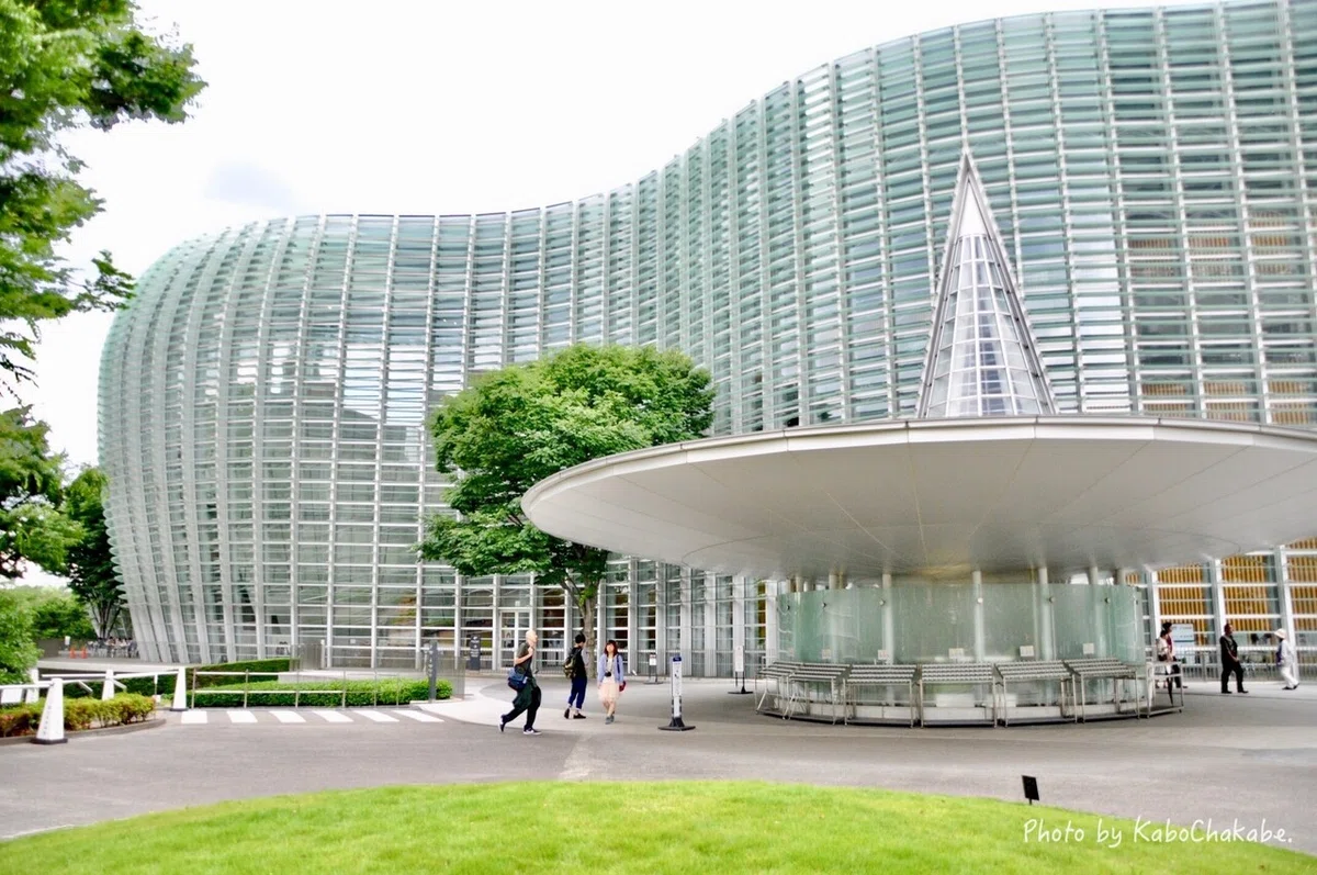 国立新美術館