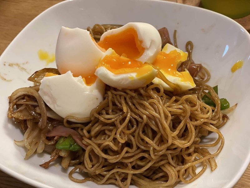 焼きそばと半熟卵 干し肉 元生ハム原木 からの 四角いフライパン欲しい ちぃ Note 焼きそばと半熟卵 干し肉 元生ハム原木 からの 四角いフライパン欲しい ちぃ Note