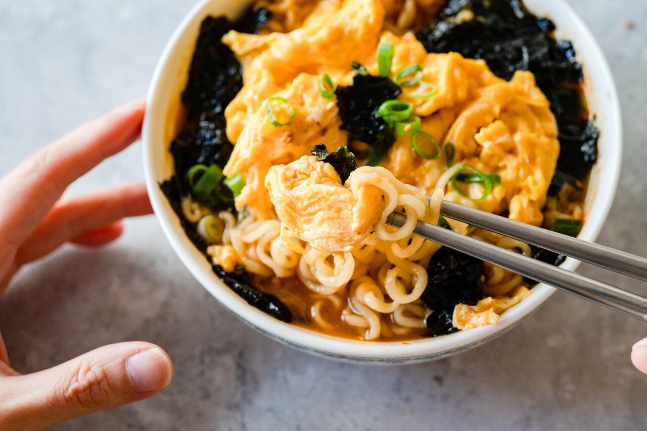 半熟スクランブル辛ラーメン｜and recipe